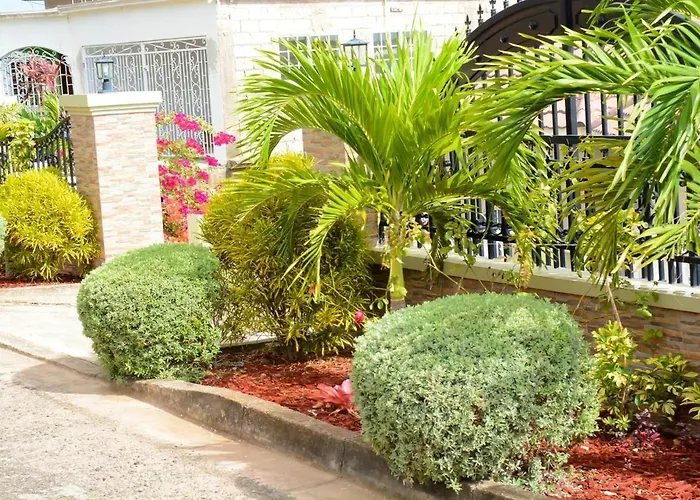 Snowbird Friendly - Seaview Balcony - Fast Wifi And Ac Runaway Bay