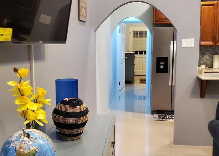 Snowbird Friendly - Seaview Balcony - Fast Wifi And Ac Apartment