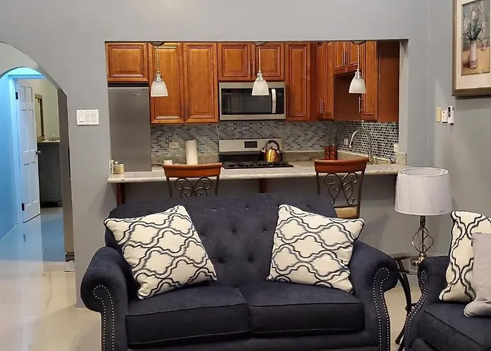Snowbird Friendly - Seaview Balcony - Fast Wifi And Ac * Runaway Bay