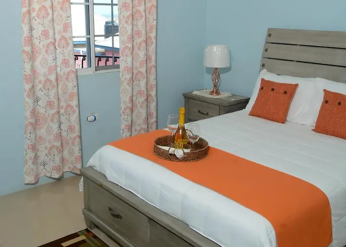 Snowbird Friendly - Seaview Balcony - Fast Wifi And Ac Apartment *