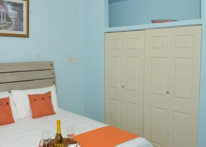 Snowbird Friendly - Seaview Balcony - Fast Wifi And Ac Apartment