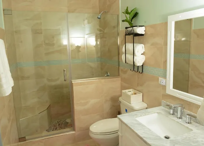 Snowbird Friendly - Seaview Balcony - Fast Wifi And Ac *
