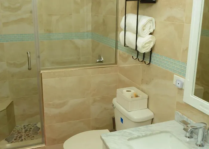 Snowbird Friendly - Seaview Balcony - Fast Wifi And Ac