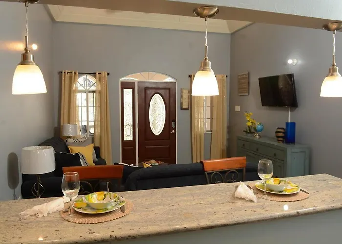 Snowbird Friendly - Seaview Balcony - Fast Wifi And Ac *