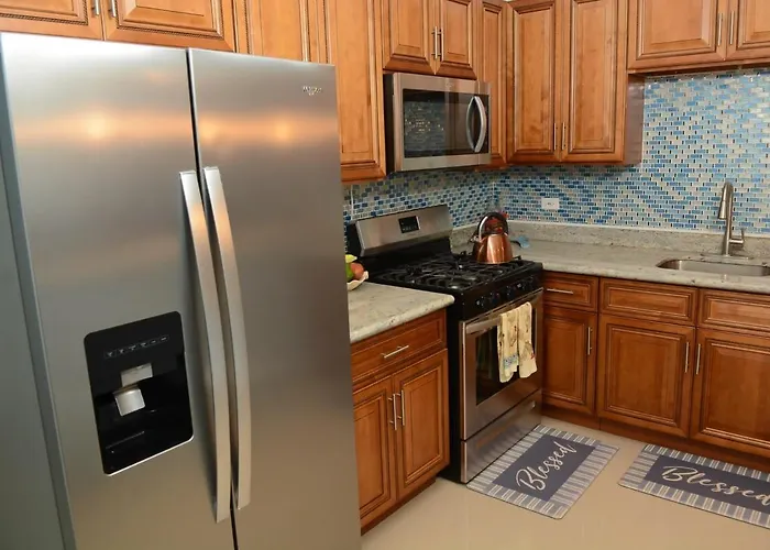 Snowbird Friendly - Seaview Balcony - Fast Wifi And Ac * Runaway Bay