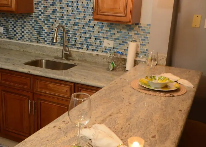 Apartment Snowbird Friendly - Seaview Balcony - Fast Wifi And Ac