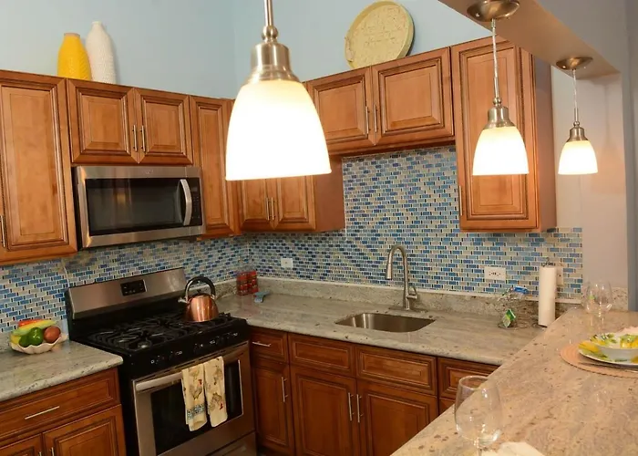 Snowbird Friendly - Seaview Balcony - Fast Wifi And Ac Apartment Runaway Bay